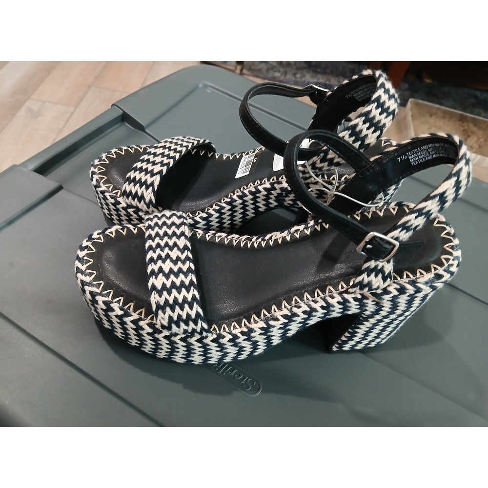 Women's Madeline Woven Platform Sandal Heels - Universal Thread Size 7.5 NEW